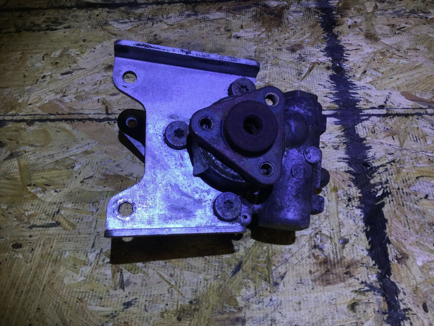 04 05 06 BMW X3 E83 3.0l Power Steering Pump OEM D33