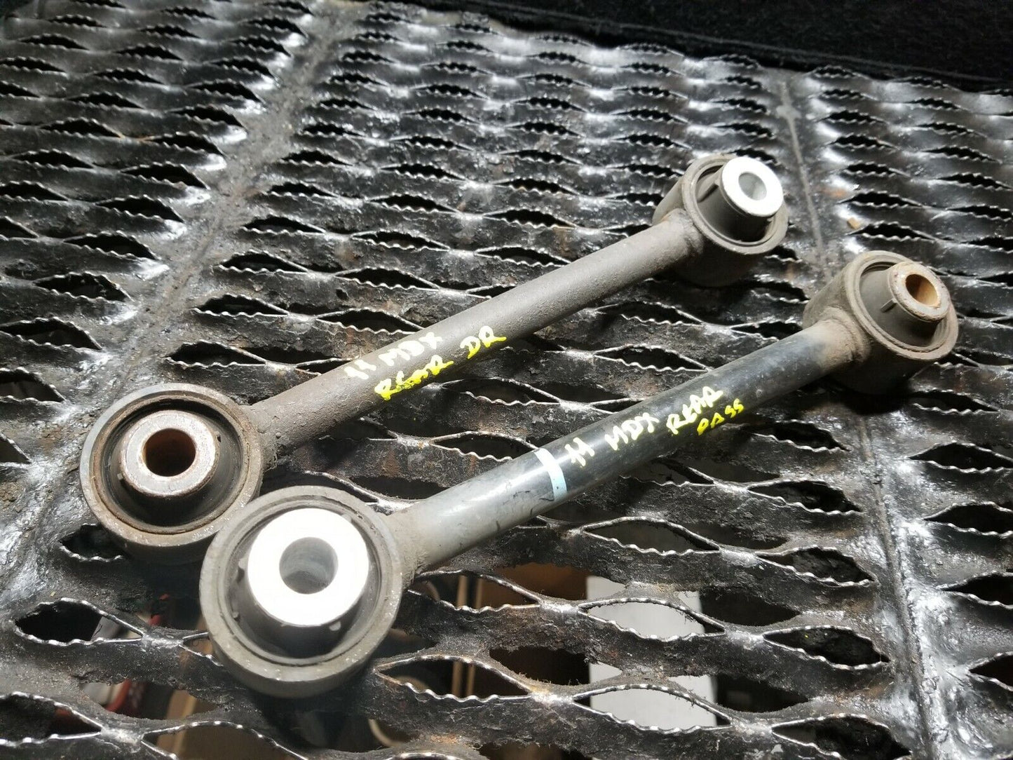 10 11 12 13 Acura MDX Rear Lower Trailing Control Arm Left & Right 2pcs OEM