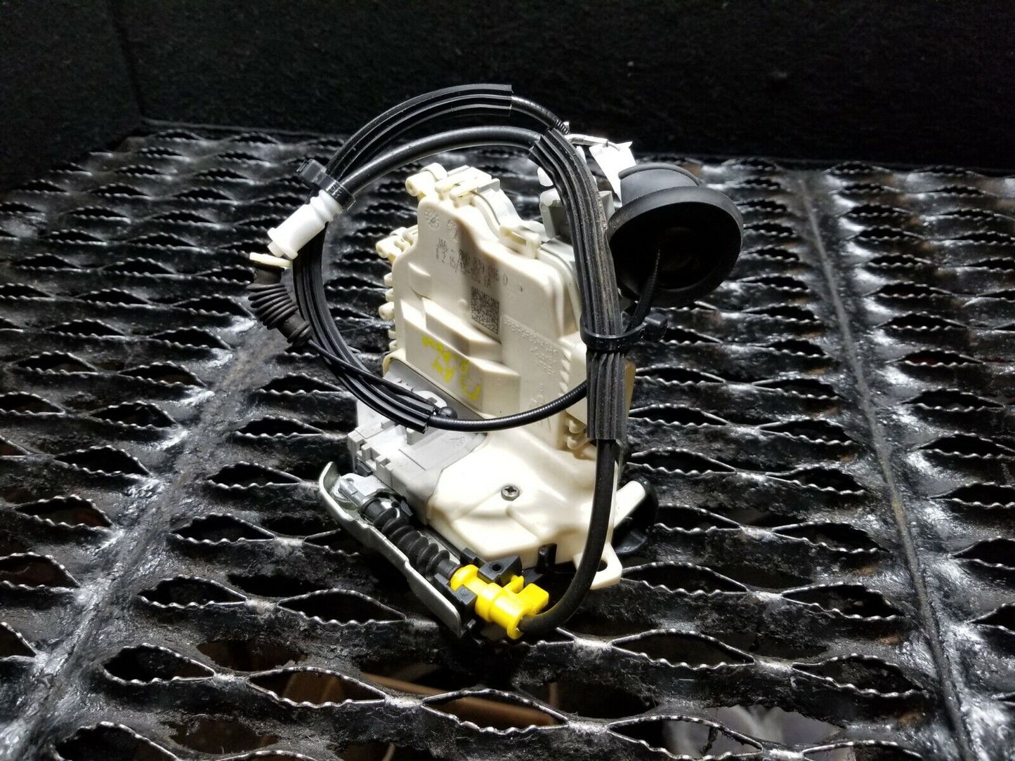 2013 2014 2015 2016 Audi A4 B8 Rear Right Passenger Side Door Lock Actuator OEM