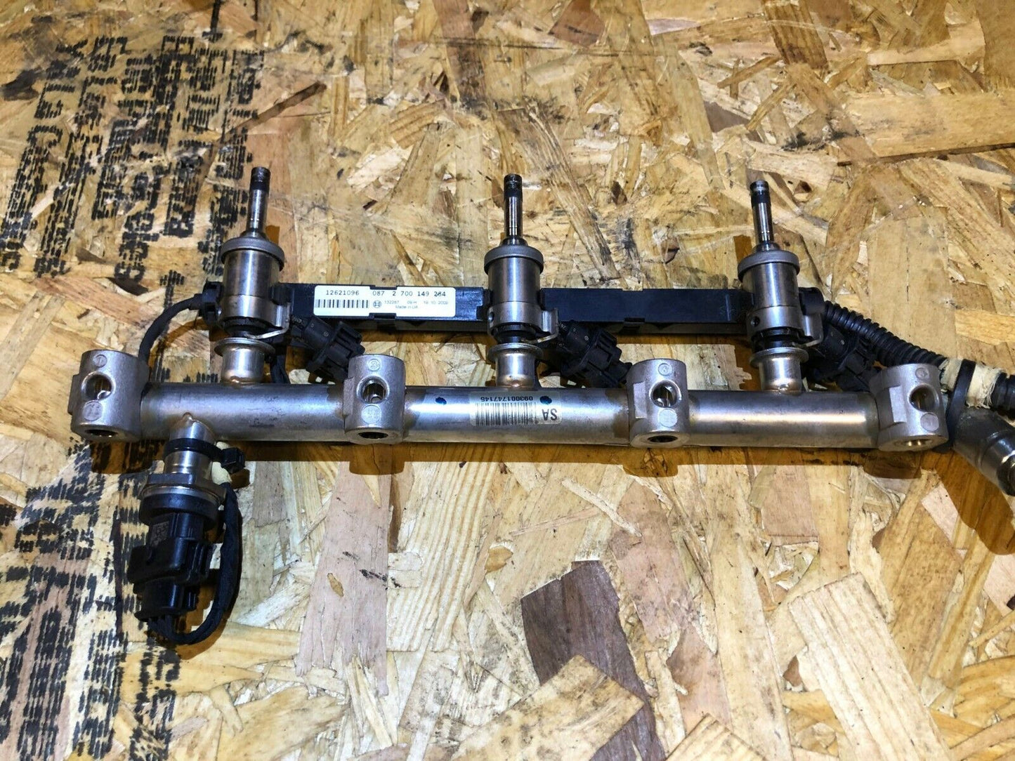 13 14 15 GMC Acadia Fuel Rail W/ Injectors Left Driver Side 12632257 OEM