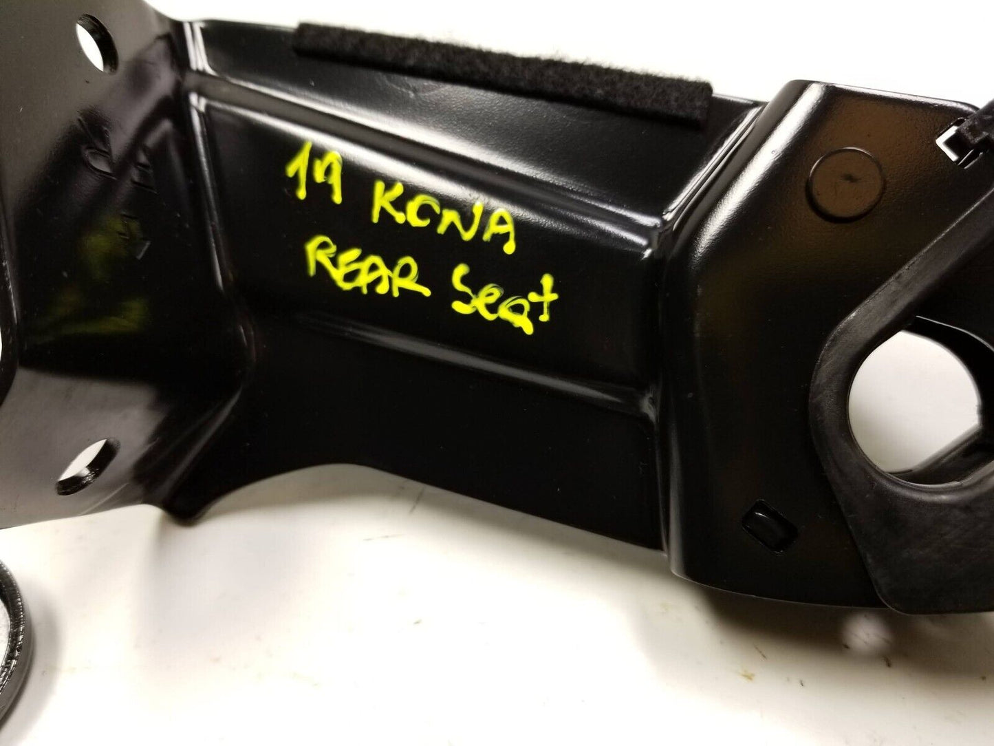 18-21 Hyundai Kona Rear Seat Latch Lock Striker OEM 29k Miles