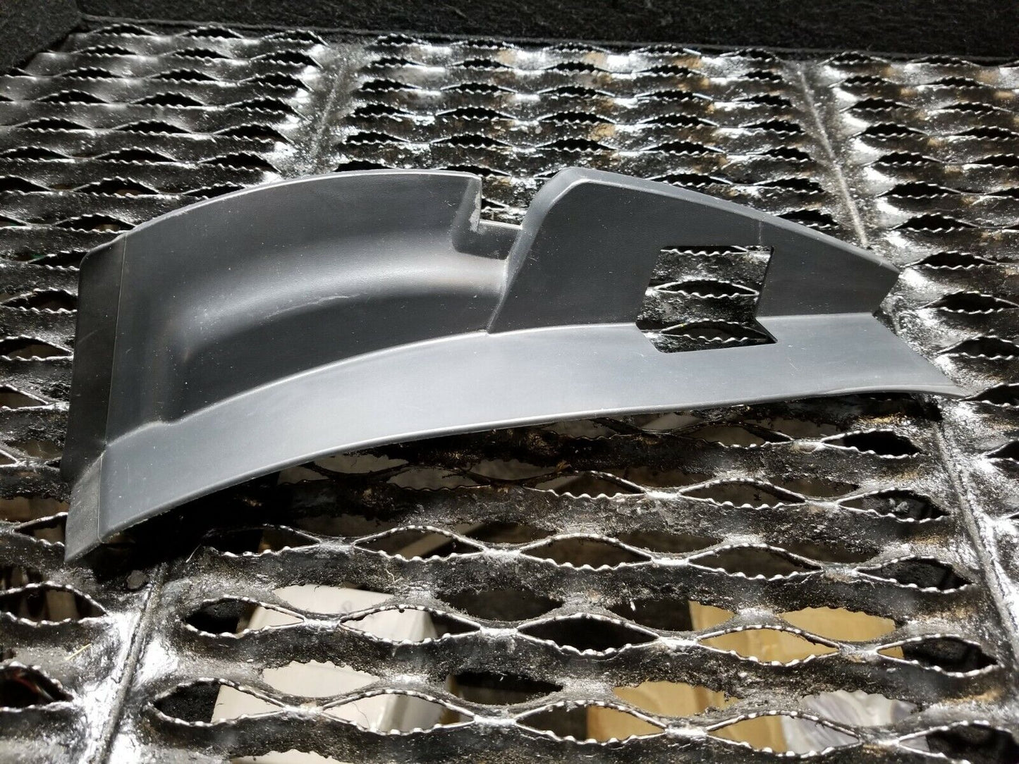 06 07 08 Infiniti Fx35 Pass Side Rear Inner Bumper Filler Cover 85074cg000 OEM