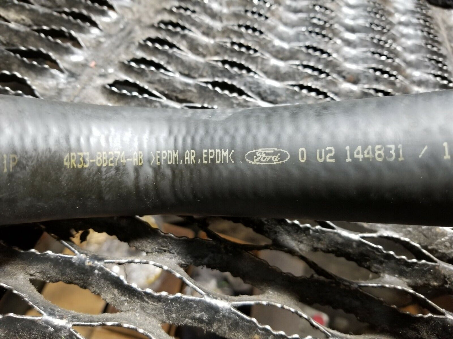 10 11 12 13 14 Ford Mustang Cabrio 4.0l Radiator Hose Pipe OEM