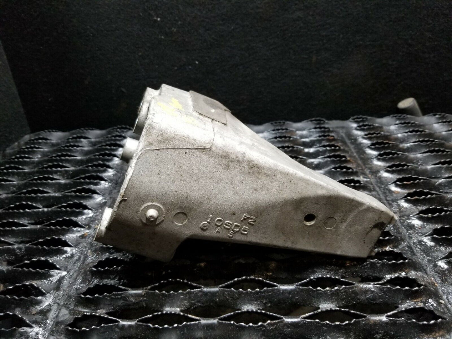 04 05 06 07 08 Acura Tl 3.5l Engine Rear Mount Bracket OEM