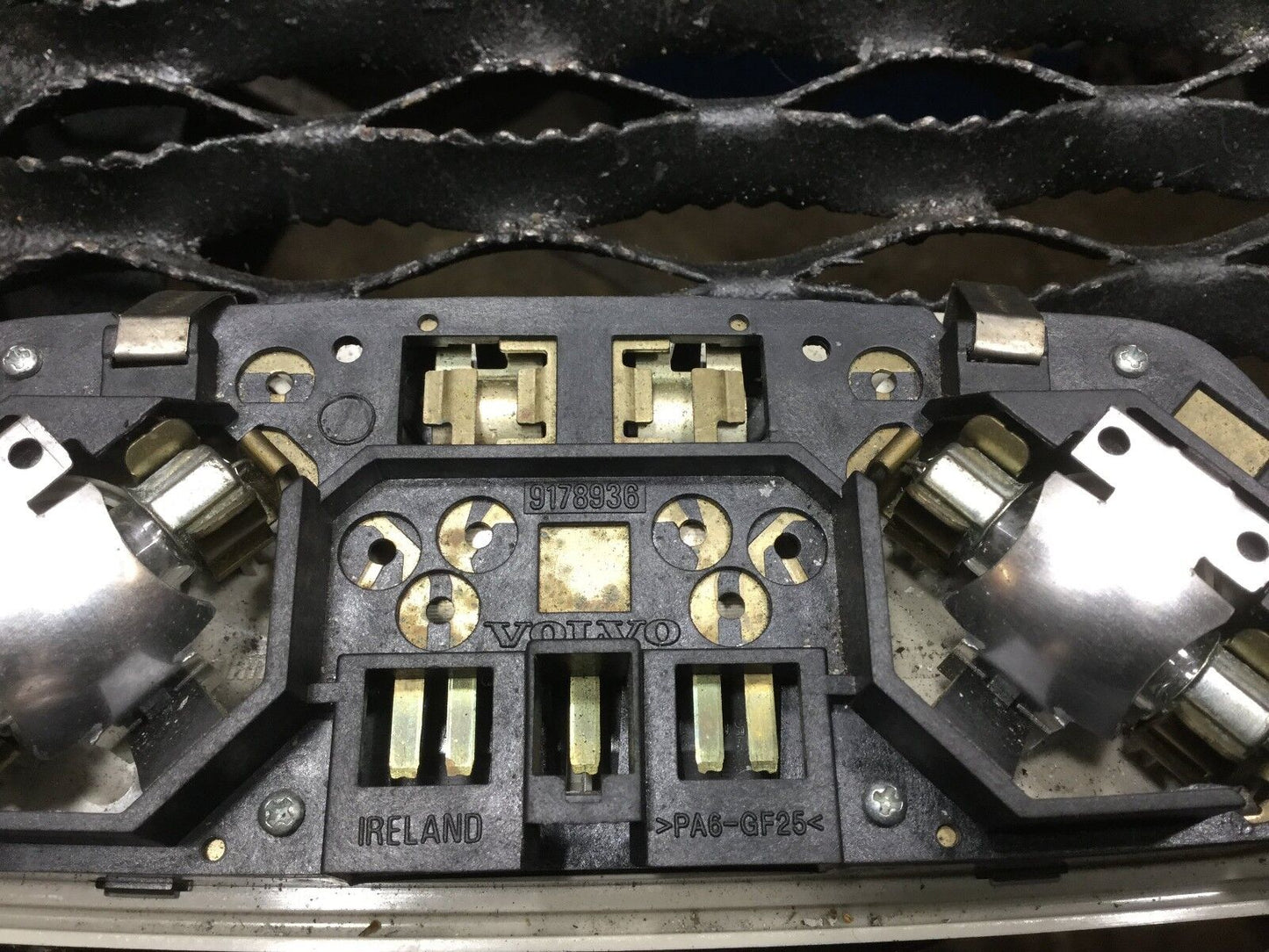 01 02 03 04 05 06 07 08 09 Volvo S60 Overhead Dome Light Lamp OEM 9178936