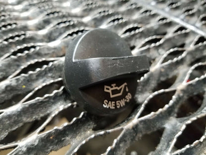 13 14 15 GMC Acadia Engine Oil Filler Cap OEM