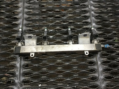 09 10 11 12 13 Mazda 6 Fuel Rail W/ Injectors 2.5l OEM