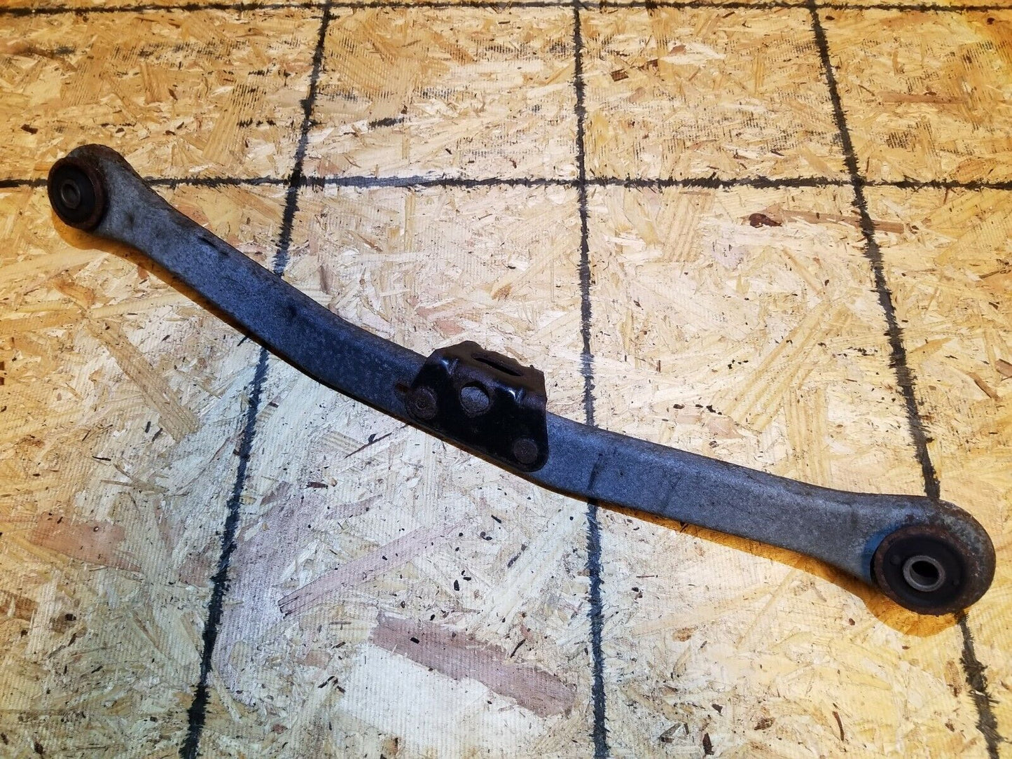 06 07 08 09 10 11 Lincoln Town Car Rear Left Driver Side Control Arm OEM 65k