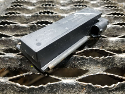 16 17 Dodge Challenger SRT Rear Keyless Entry Smart Key Antenna Module OEM 12k