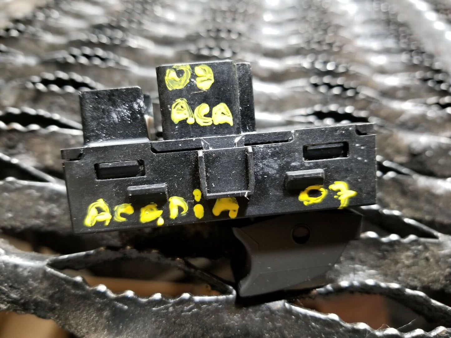 07 08 09 10 11 12 GMC Acadia Rear Power Window Switch OEM
