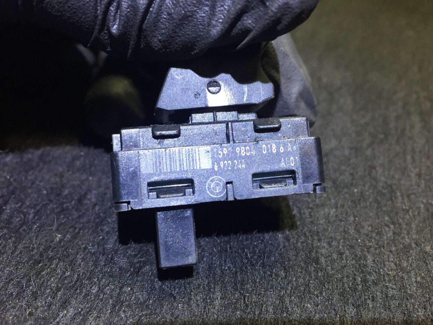 06 07 08 09 10  BMW X3 E83 Front Right Passenger Side Door Lock Actuator OEM D34