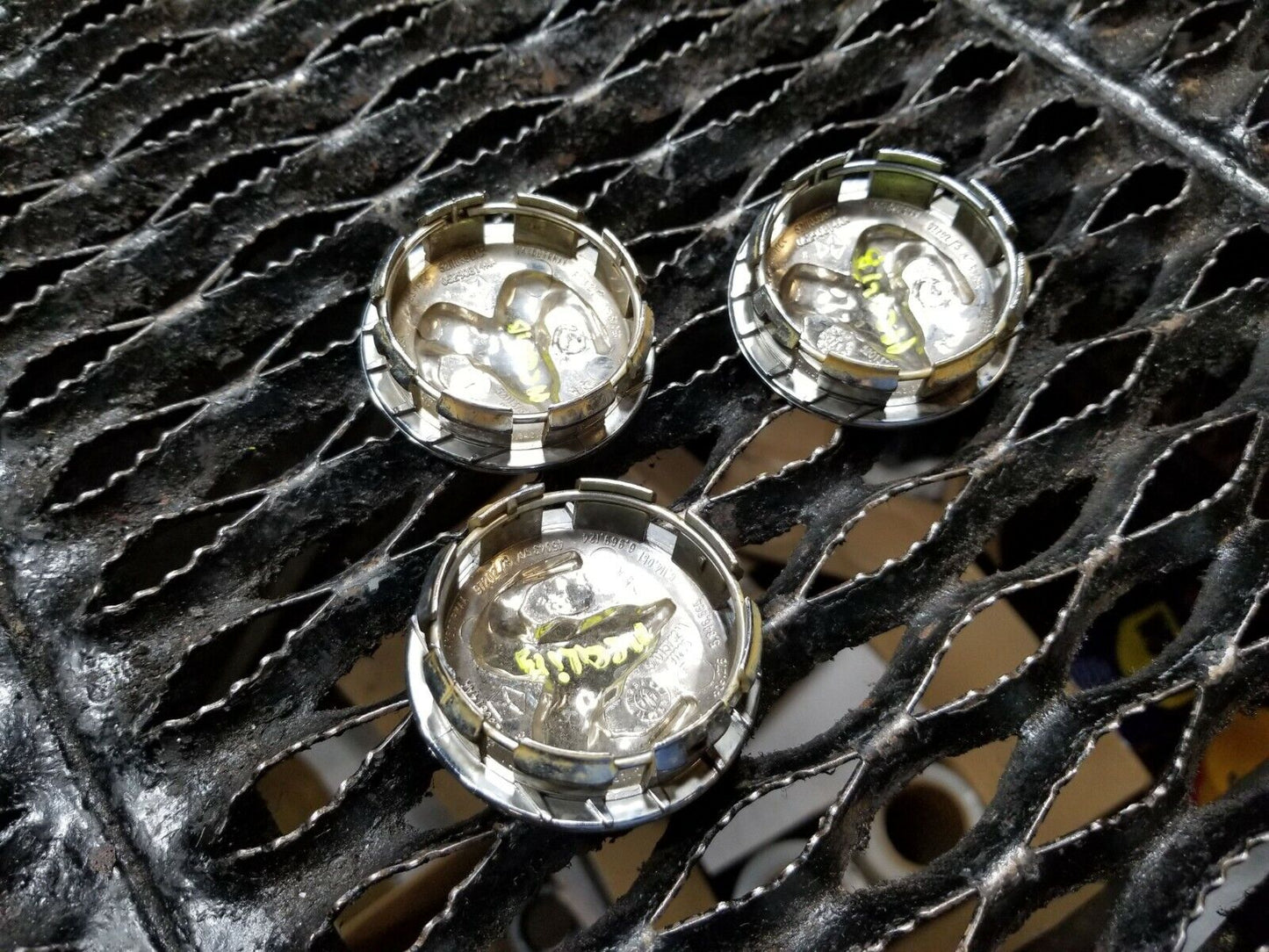 07 - 12 Dodge Caliber Wheel Center Hub Cap 3pcs OEM