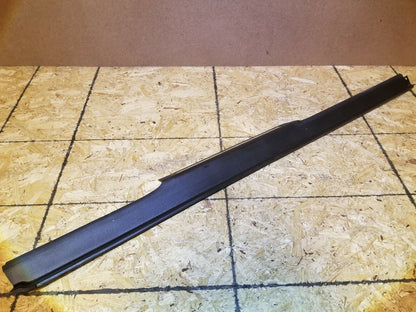 07 08 09 10 Mercedes R350 Front Left Driver Door Sill Scuff Trim OEM