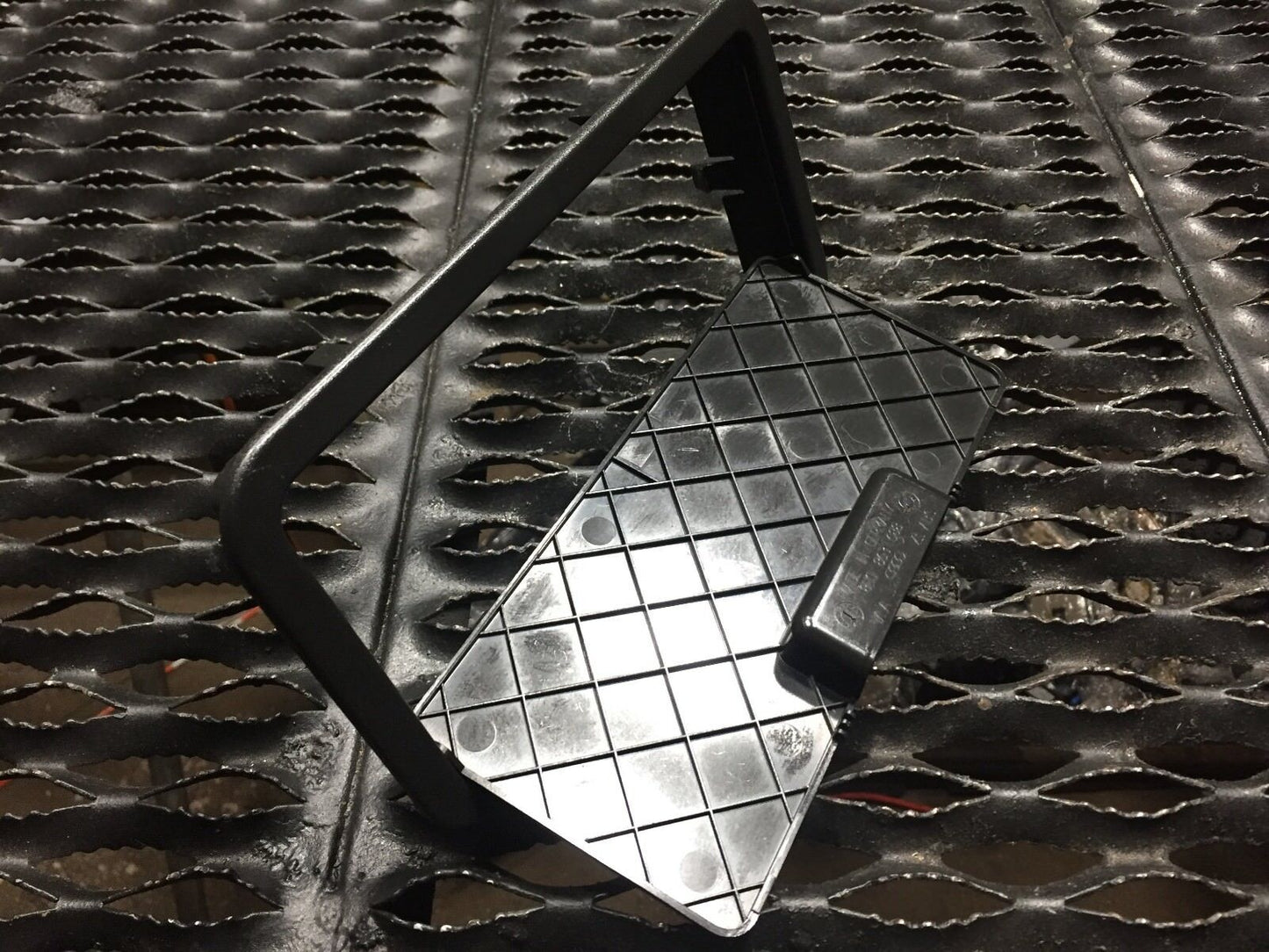 04 05 06 Audi A4 B6 Convertible Trunk Cover Door OEM