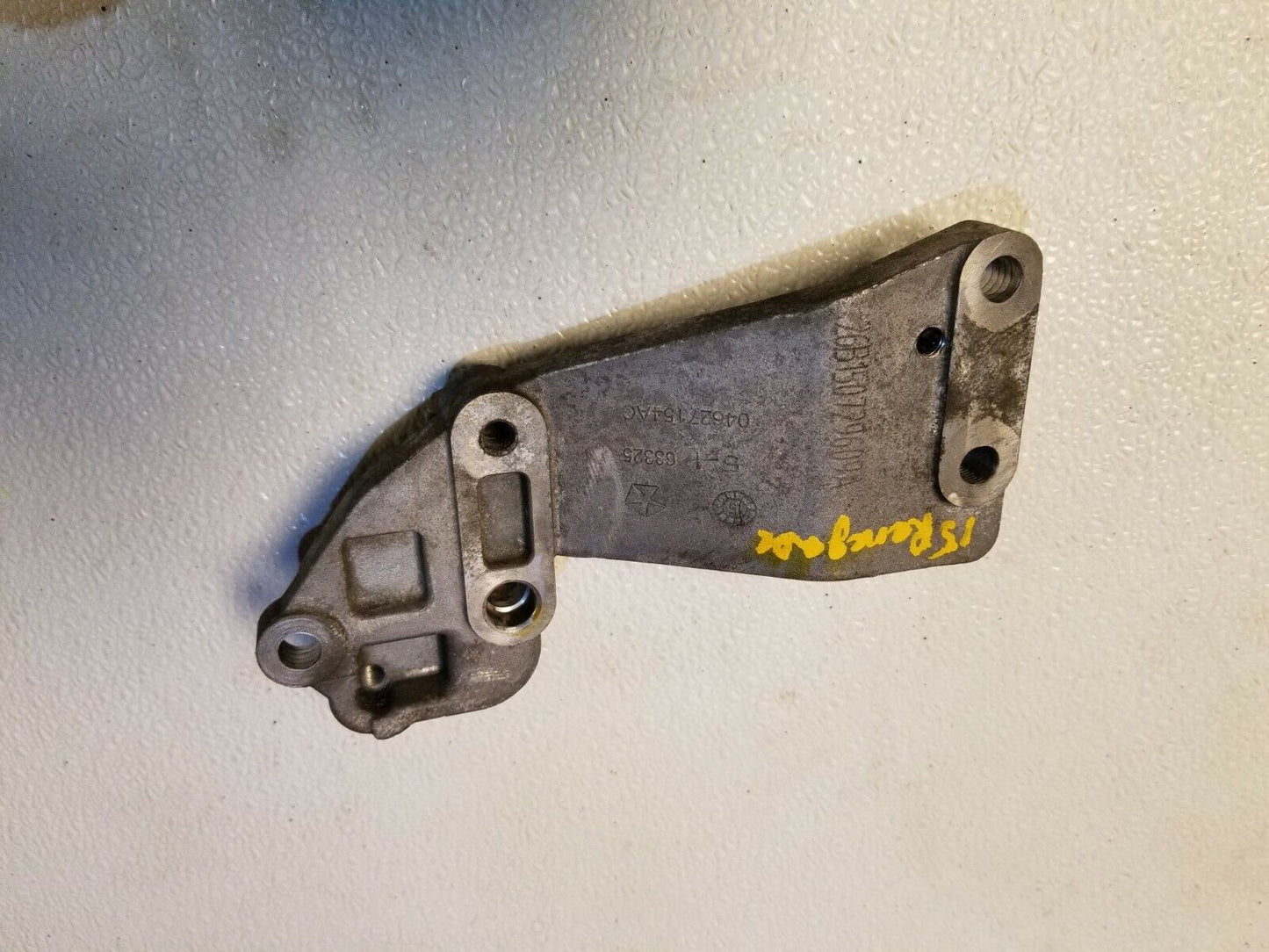 15 16 17 Jeep Renegade 2.4l Alternator Bracket OEM 20k Miles