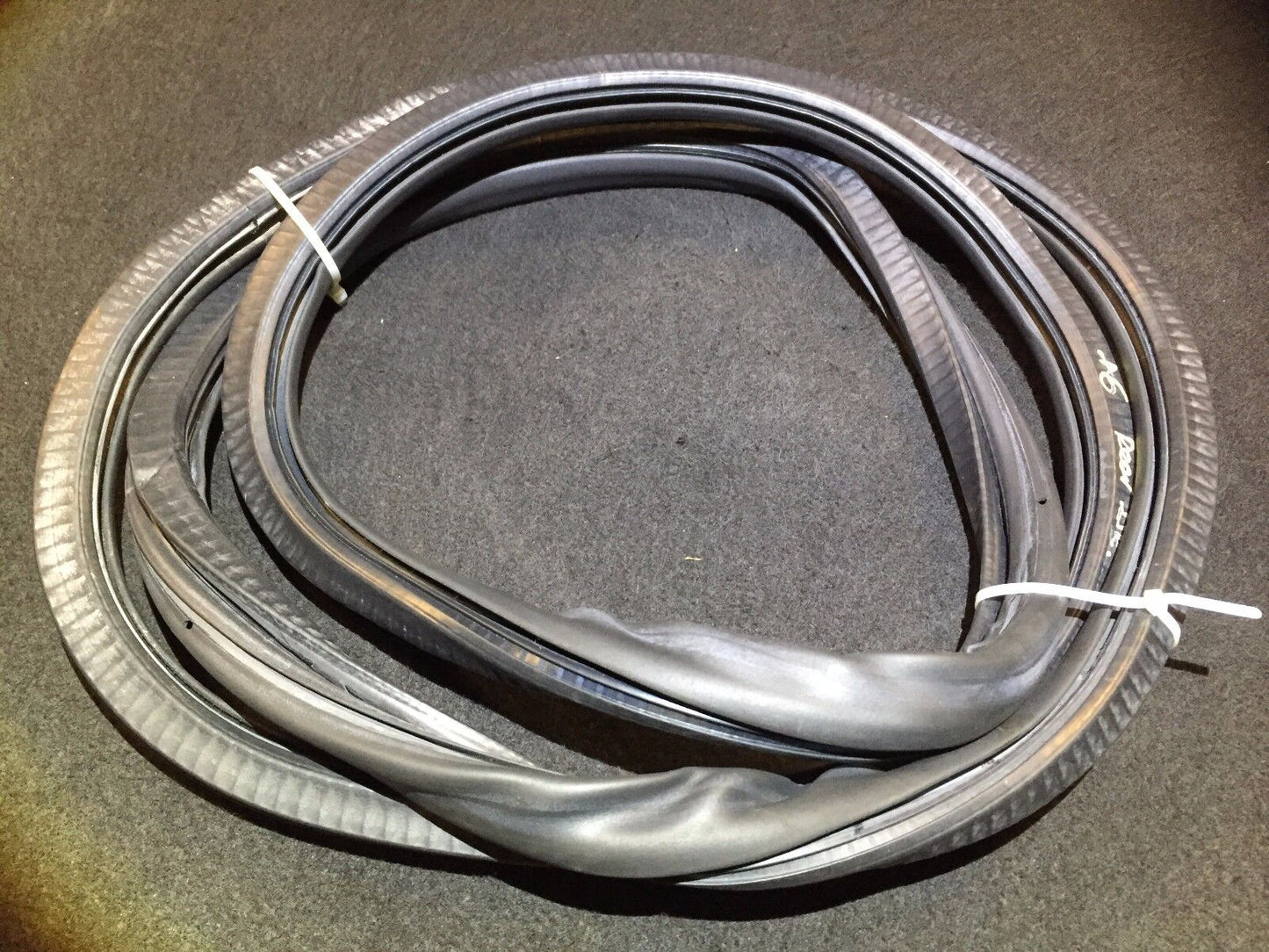 05 06 07 08 Audi A6 C6 Sedan Rear Left Driver Side Door Weatherstrip Seal OEM