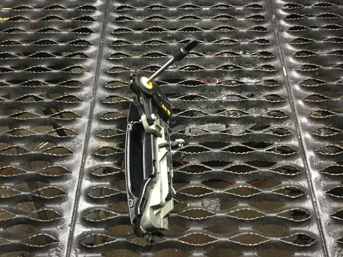 04 05 06 Audi A4 Front Left Driver Side Exterior Door Handle OEM