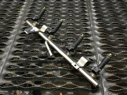 15 16 17 Chrysler 200 Fuel Rail W/ Injector OEM