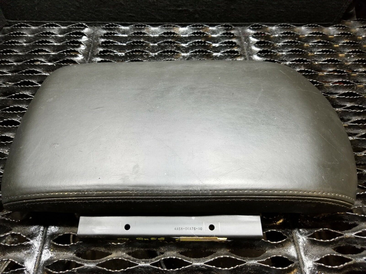 04 05 06 07 Infiniti QX56 Rear 2nd Row Armrest Arm Rest Lid OEM