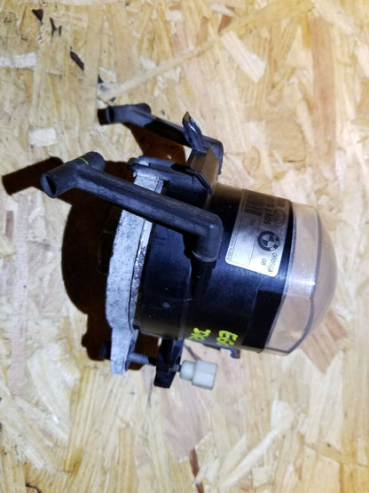 04 05 06 07 BMW 530xi E60 Fog Light Lamp Driver Side Left  6910791 OEM