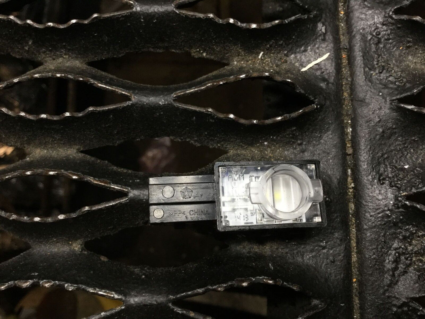 15 16 17 Chrysler 200 Led Light, Floor Center Console Bin OEM