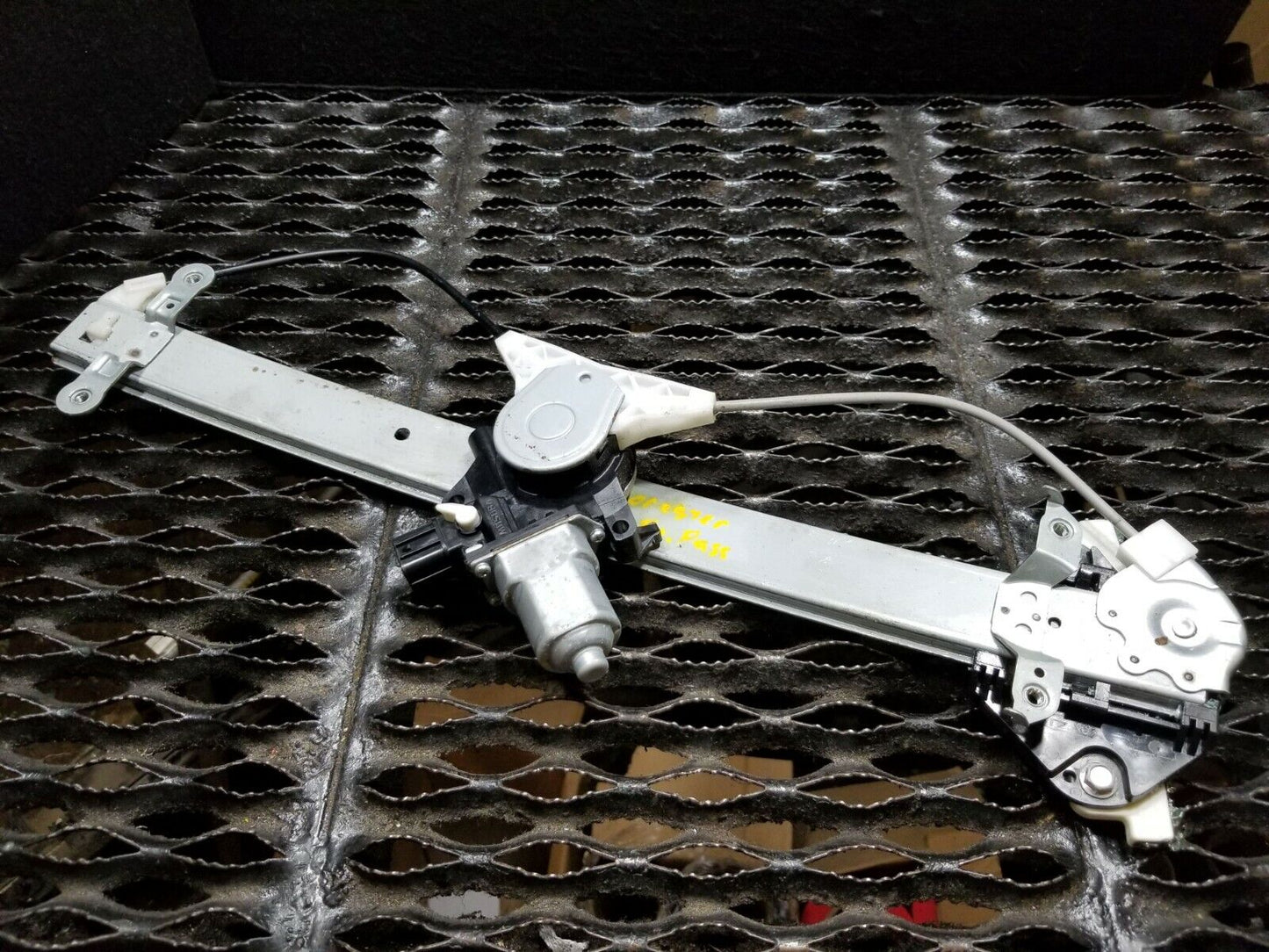 11 12 13 Subaru Forester Front Passenger Door Window Regulator & Motor OEM 33k