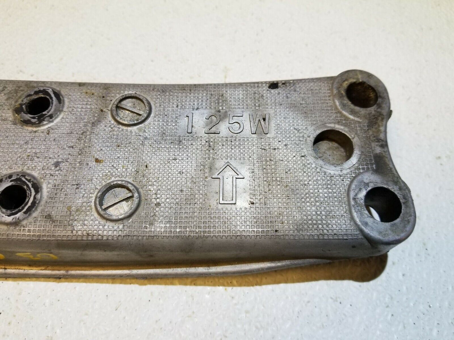 00 01 02 03 04 05 Lexus GS300 Automatic Transmission Mount Bracket OEM