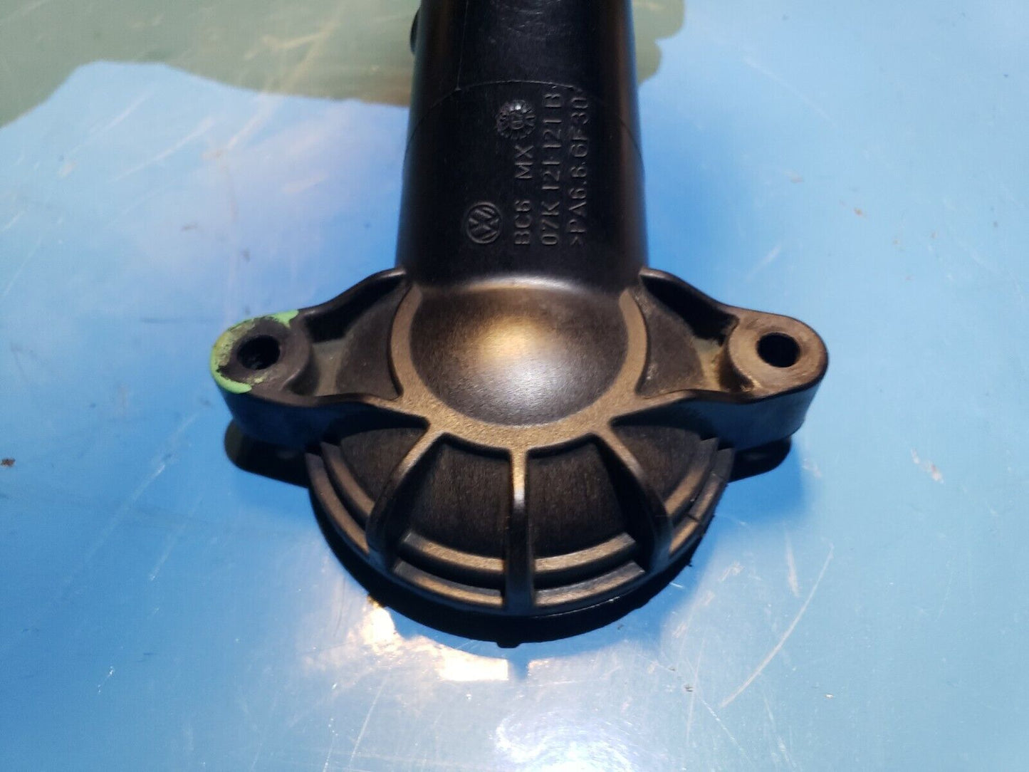 12 13 14 Volkswagen Passat 2.5l Thermostat Housing 07k121121b OEM