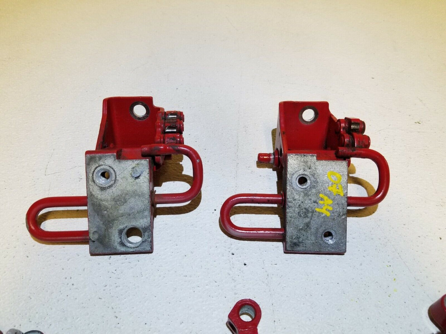 06 07 08 Audi A4 Front & Rear Right Pass Side Door Hinge W/ Striker  OEM 85k