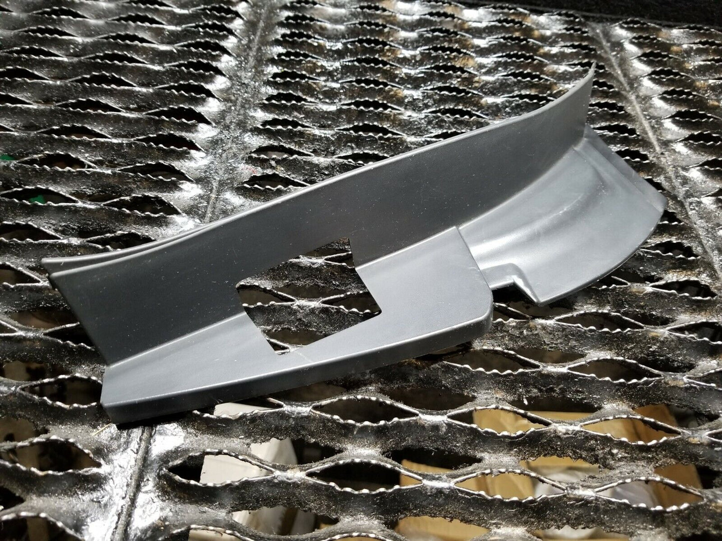 06 07 08 Infiniti Fx35 Pass Side Rear Inner Bumper Filler Cover 85074cg000 OEM