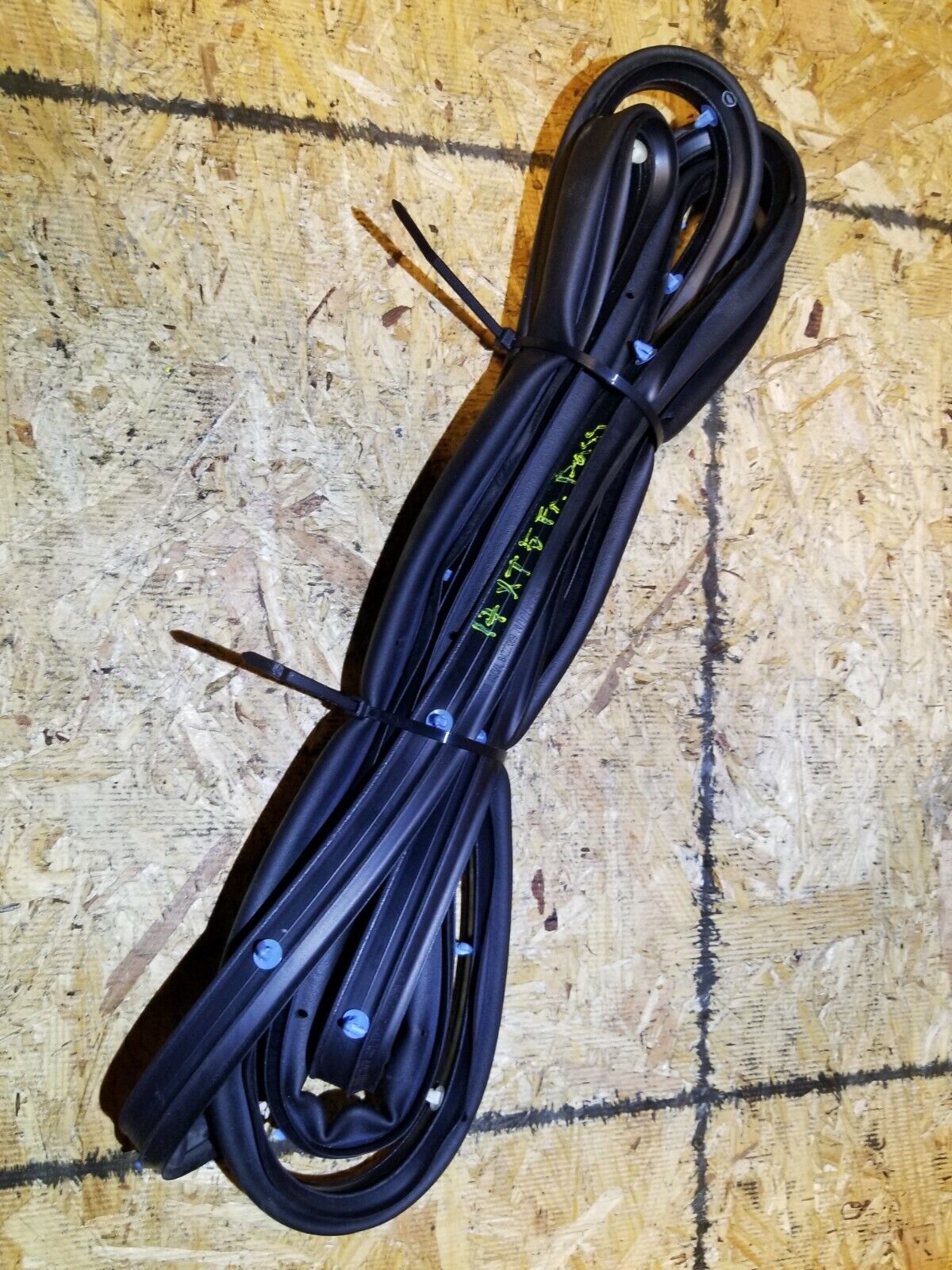 17 18 19 20 Cadillac Xt5 Front Right Passenger Side Weather Strip Seal OEM 34k