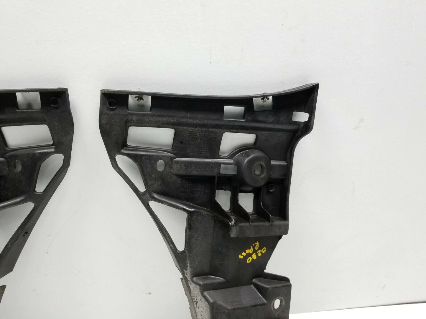 02 03 04 05 06 Mercedes Benz W203 C230 Coupe Rear Bumper Guide Bracket 2pcs OEM