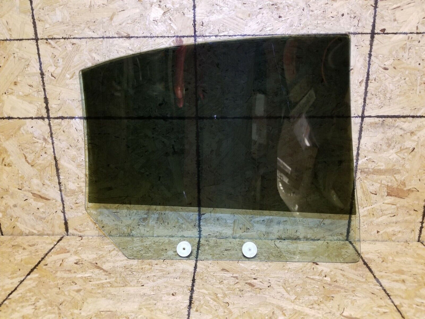 05 06 07 08 09 10 11 Lincoln Town Car Rear Left Driver Door Window Glass OEM 65k