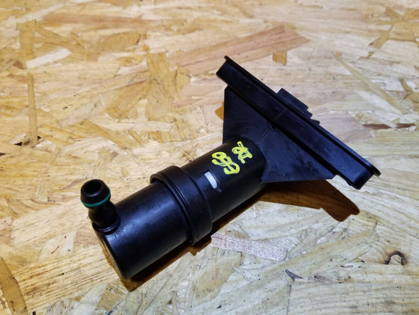 04 05 06 07 BMW 530xi E60 Headlight Washer Spray Nozzle Pump Driver Side OEM