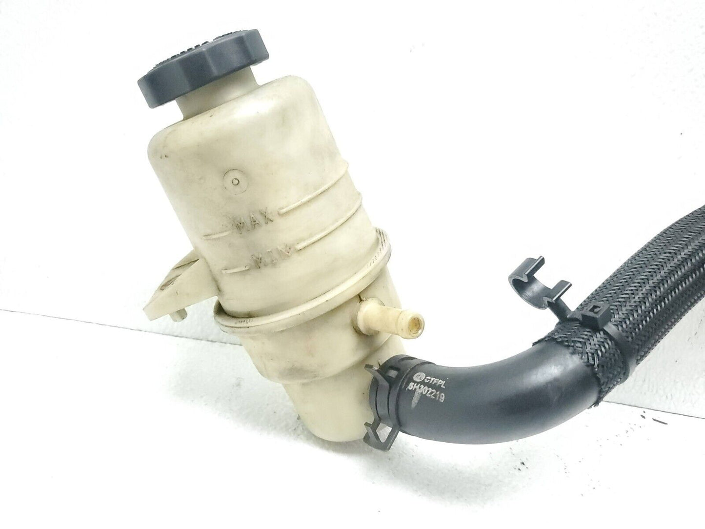 12 13 14 15 16 Dodge Grand Caravan 3.6l Power Steering Reservoir W/ Hose OEM