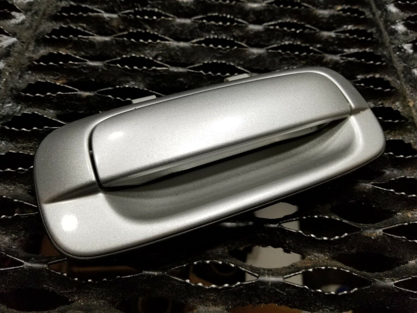 99 00 01 02 03 04 Lexus GS300 Rear Right Pass Exterior Door Handle OEM