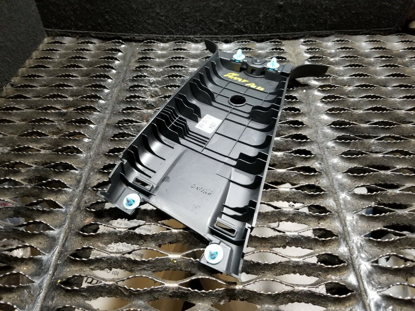 12 13 14 15 16 Hyundai Veloster Center Upper B Pillar Trim Right Pass Side OEM