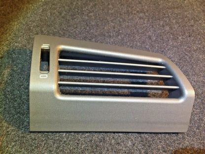 02 03 04 05 BMW 745i Front Right Passenger Side Dash Vent Cover 64226913340 OEM