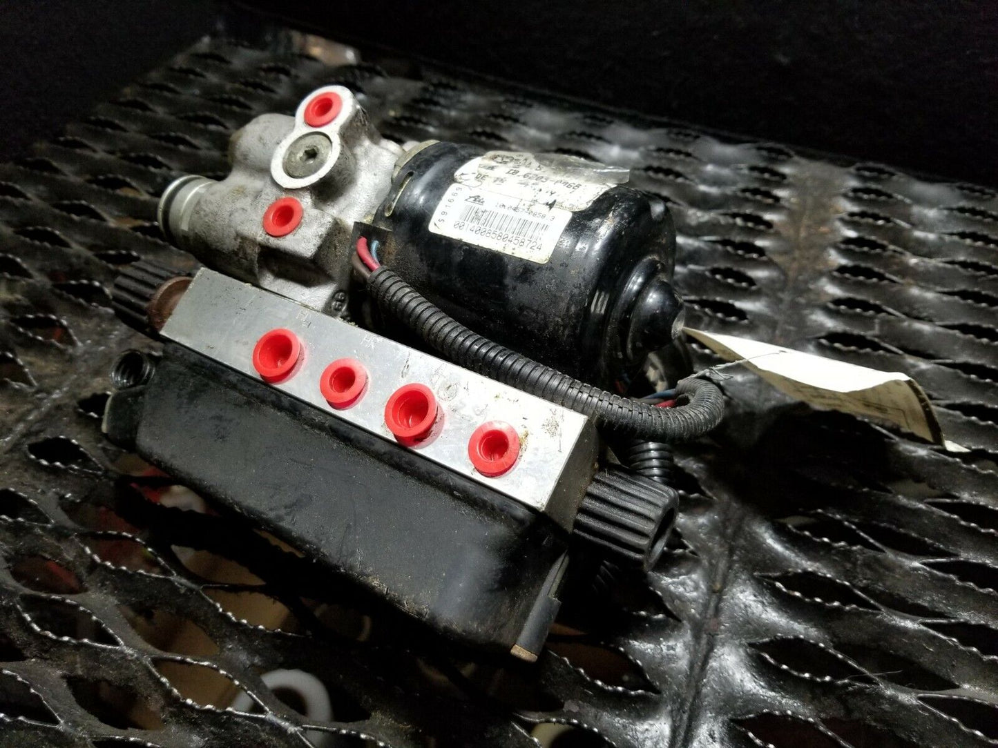 99 1999 BMW 323i 2.5l ABS Anti Lock Brake Pump OEM #83