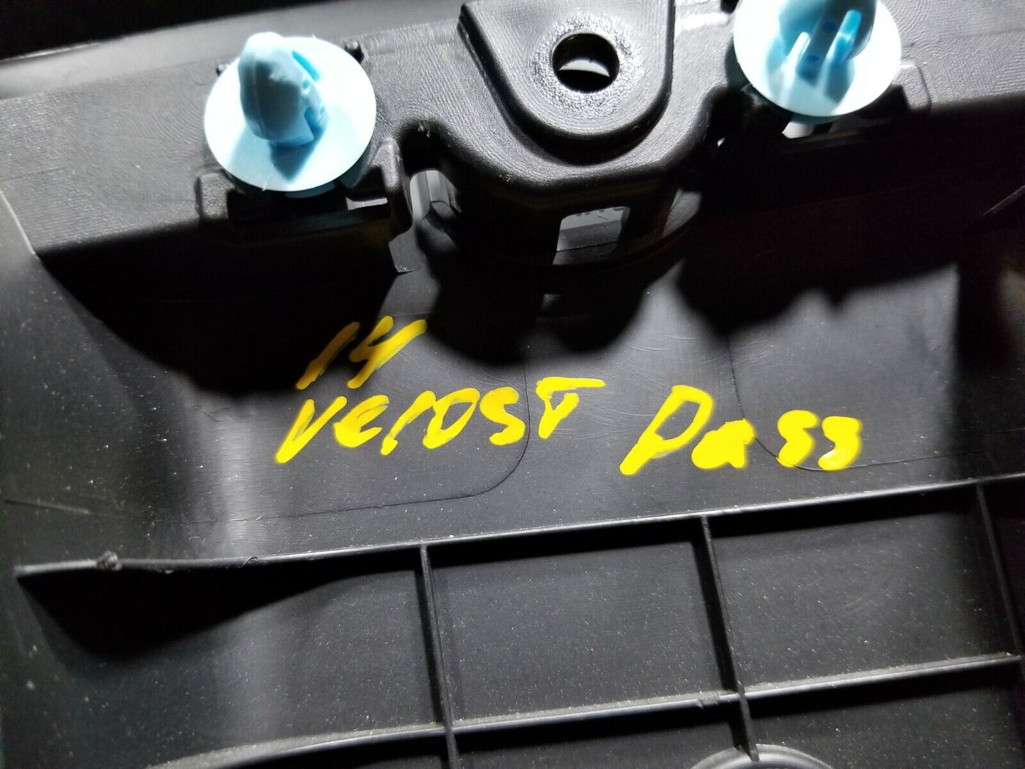 12 13 14 15 16 Hyundai Veloster Center Upper B Pillar Trim Right Pass Side OEM