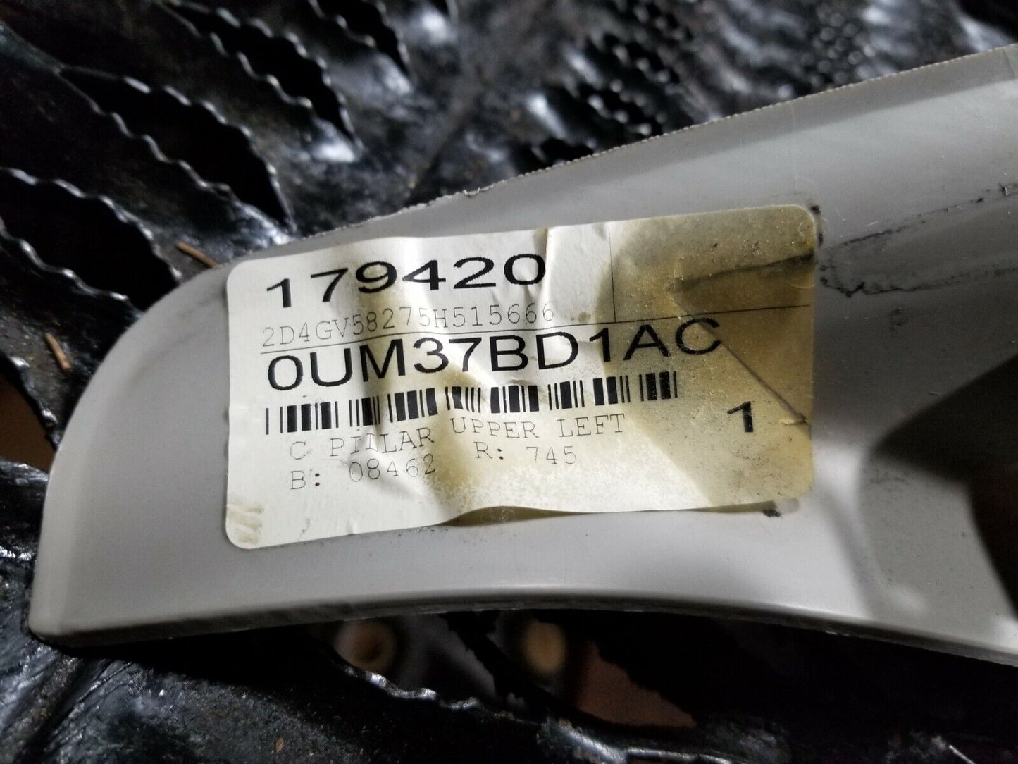 05 06 07 Dodge Magnum Rear Left Driver Side C Pillar Upper Trim Cover OEM