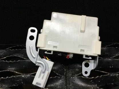 05 06 07 08 09 Toyota Prius Oscillator Door Lock Control Module 89992-47030  OEM