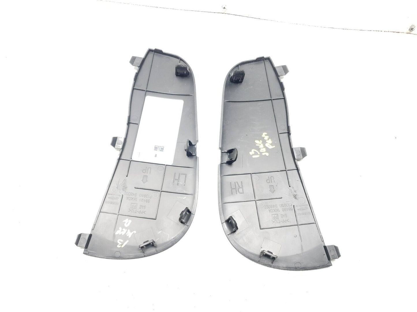 11 12 13 14 Nissan Juke Dash End Cap Cover  Left & Right 2pcs OEM