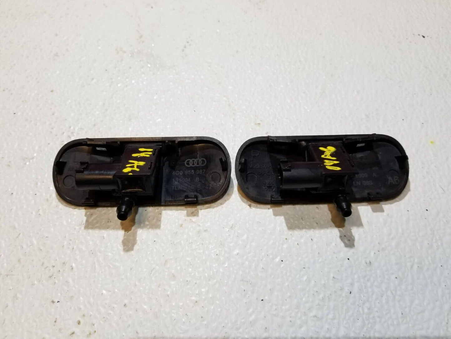 12 13 14 15 Audi A6 Windshield Wiper Washer Sprayer Jet Nozzle 2pcs OEM