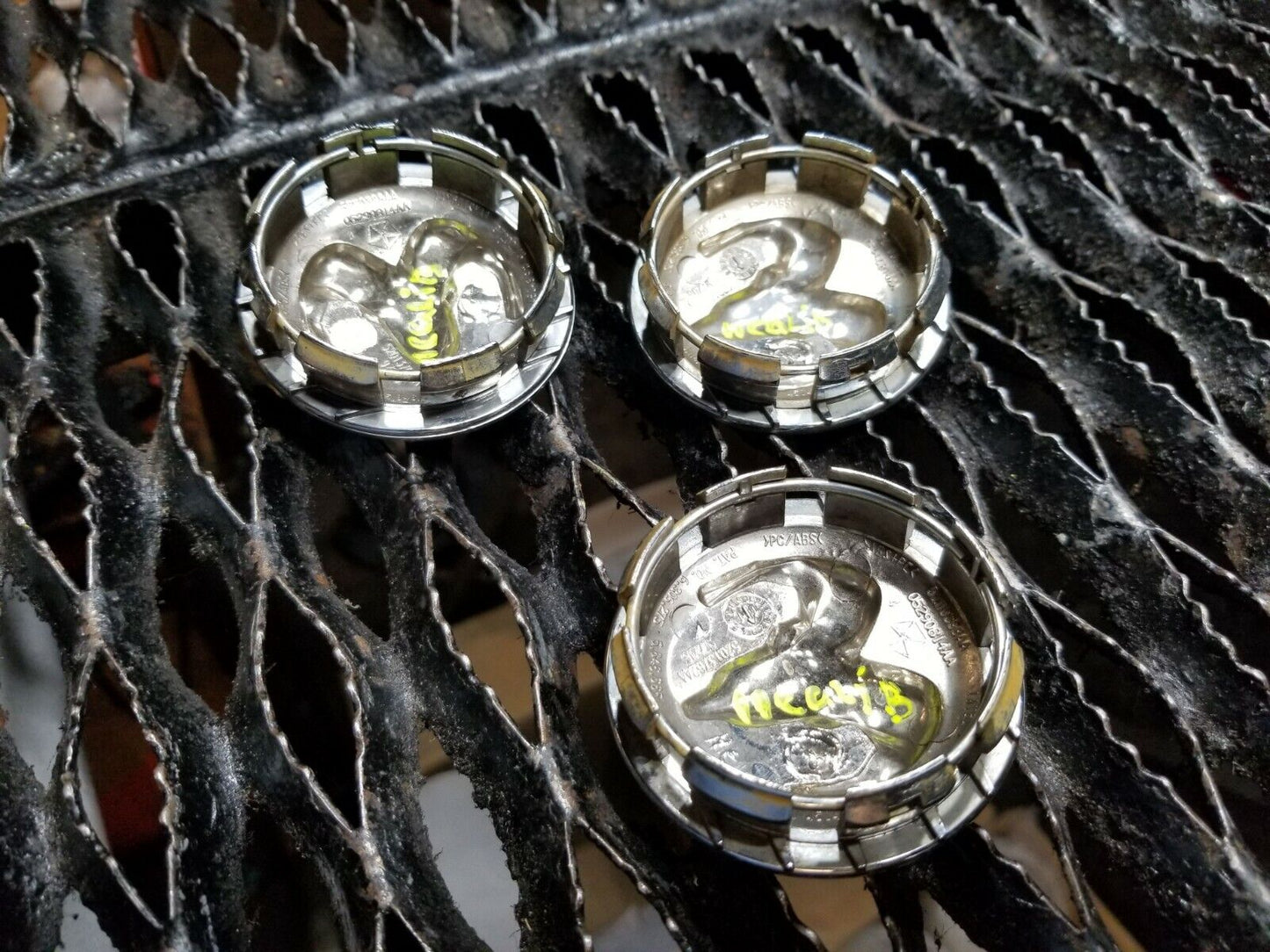 07 - 12 Dodge Caliber Wheel Center Hub Cap 3pcs OEM