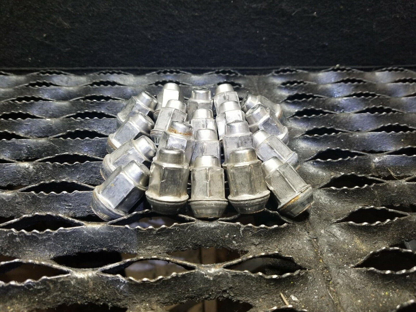 07 08 09 10 11 12 13 Chevy Impala Wheel Lug Nuts Full Set 20pcs OEM