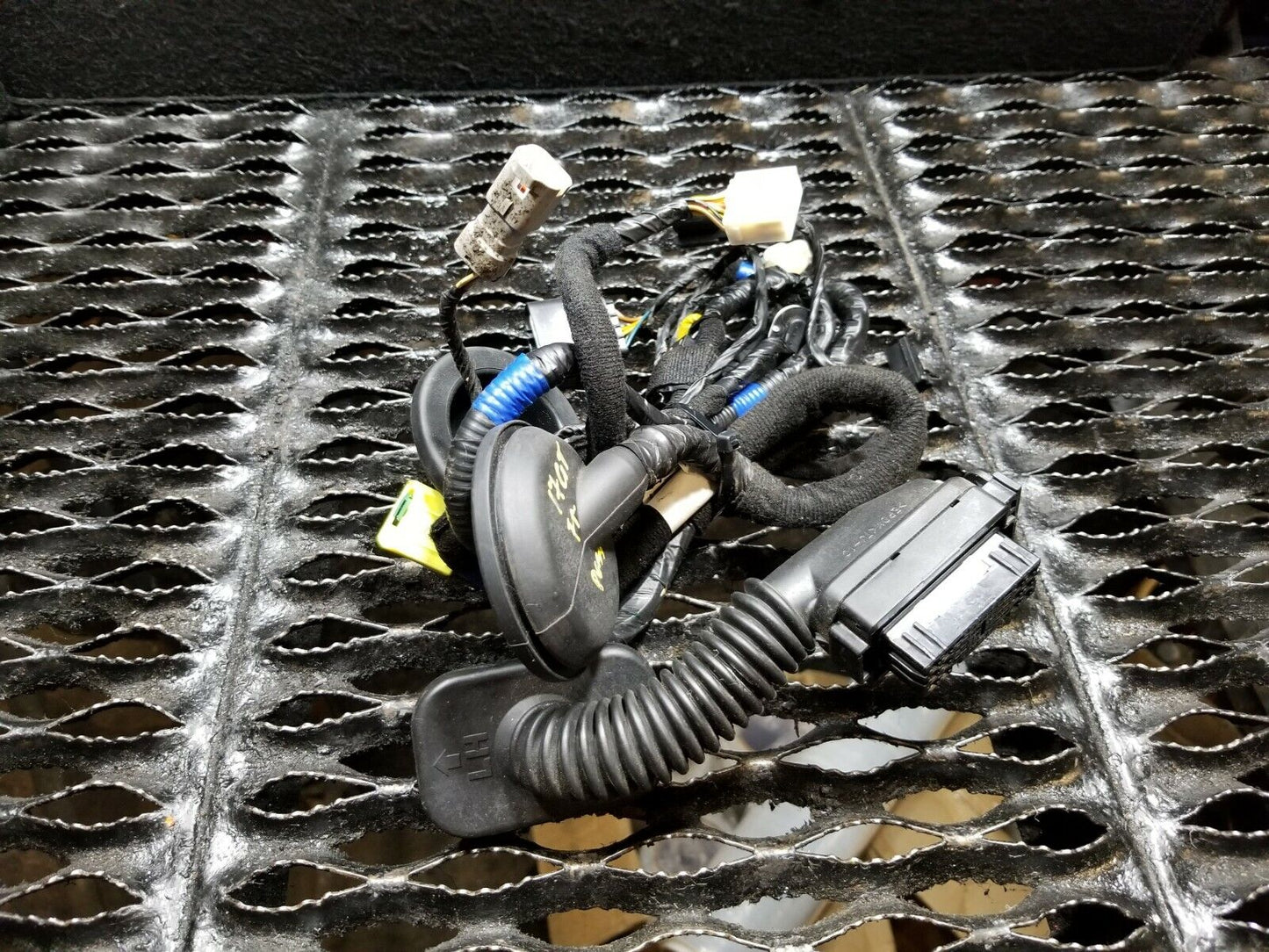 14 15 16 17 Hyundai Elantra Gt Front Door Wire Harness Right Passenger Side OEM
