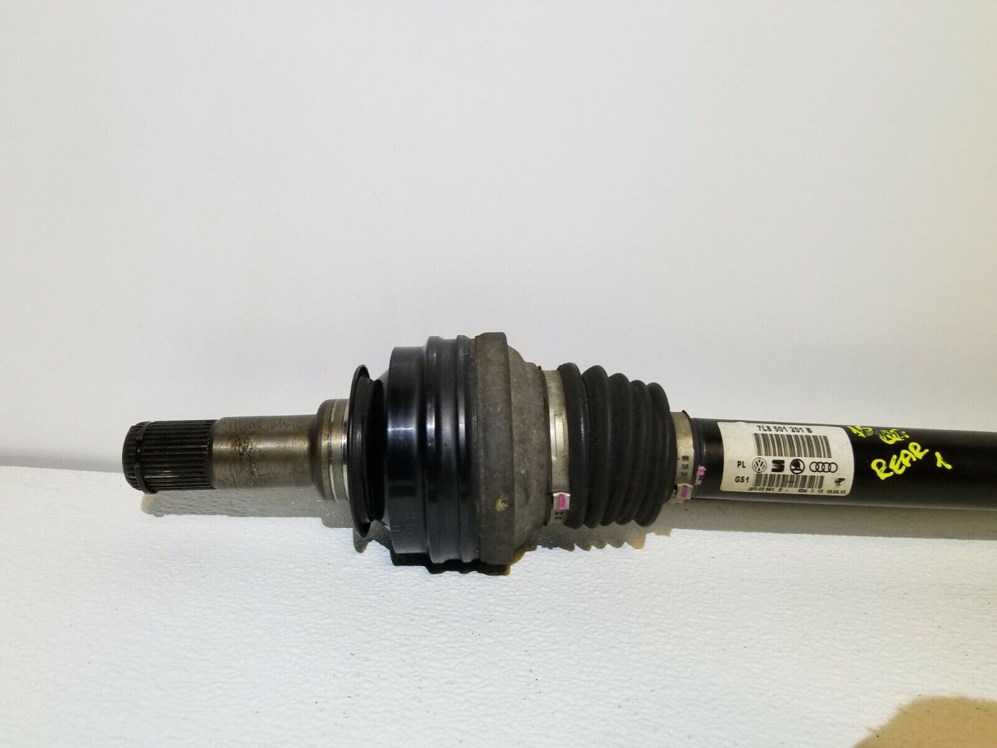 13 14 15  Audi Q7 3.0l Rear Axle Shaft 7l8501201b OEM 87k Miles