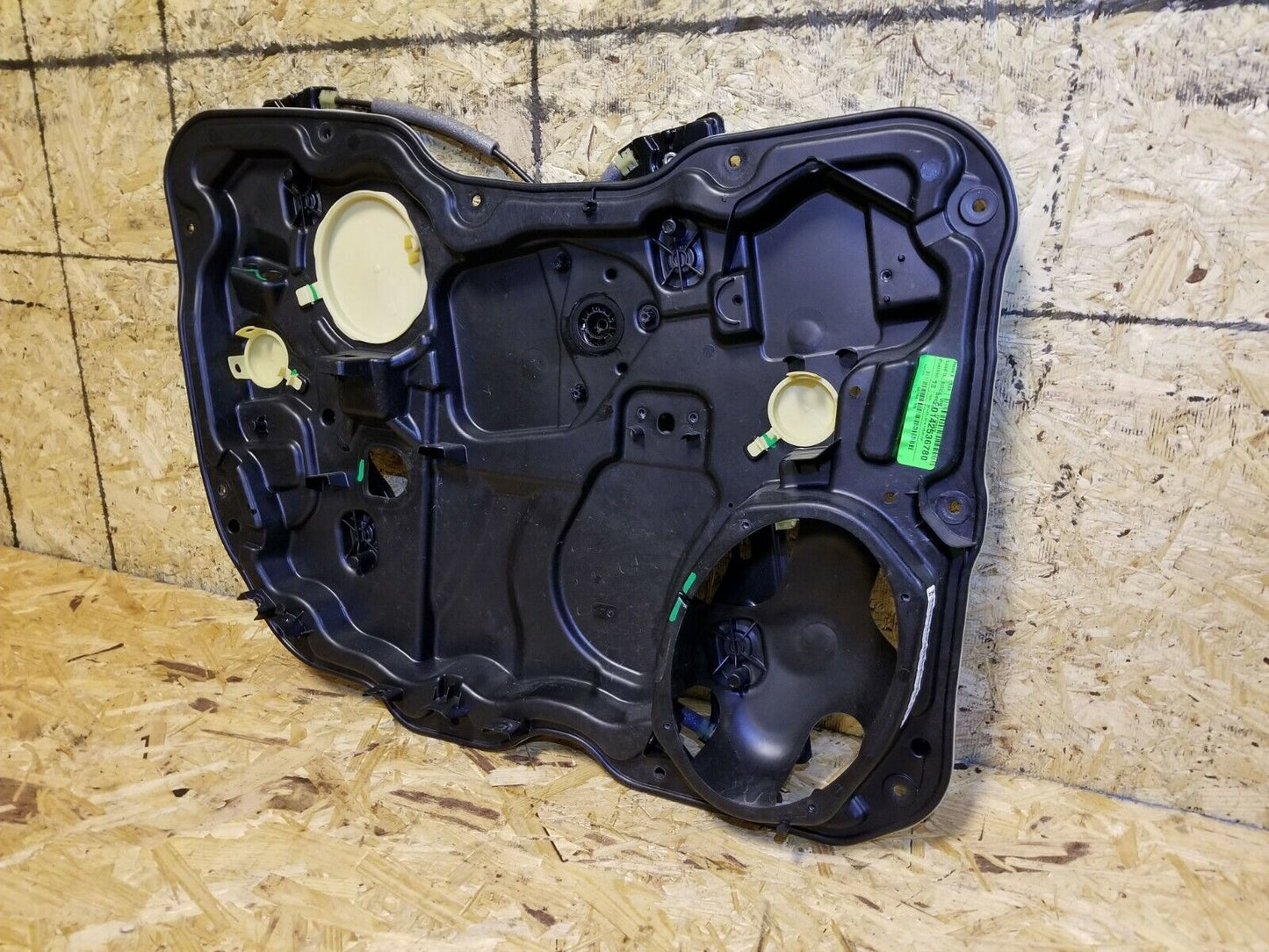 14 15 16 17 Jeep Cherokee Front Door Regulator Panel Driver Side Left OEM