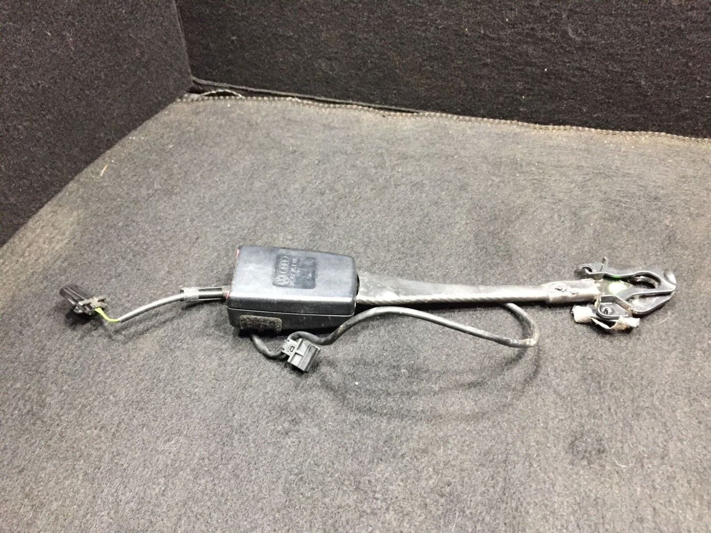 08 09 10 11 Audi A5 Front Left Driver Seat Belt Buckle OEM